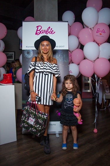 «Эконика» и «Barbie» представили совместную коллекцию «Мама&amp;Дочка»