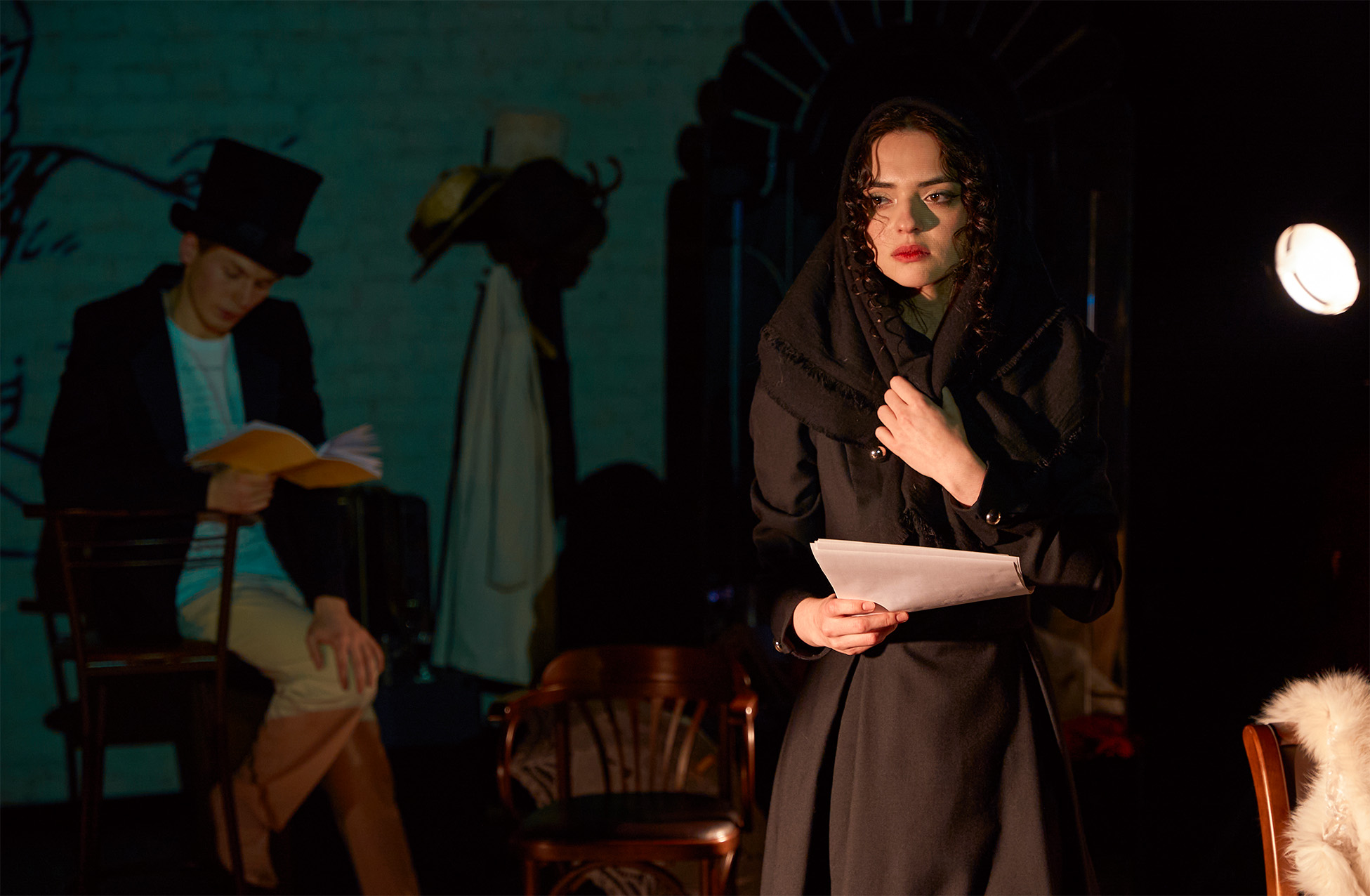 Сцена из спектакля «Сердце поэта в поисках Света»