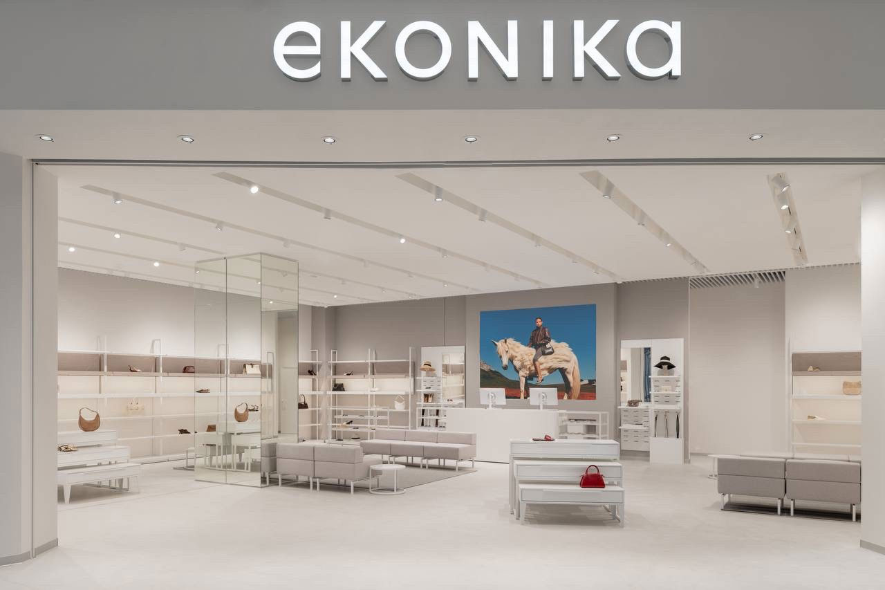 Интерьер нового аутлета EKONIKA в ТРЦ &laquo;Ривьера&raquo;