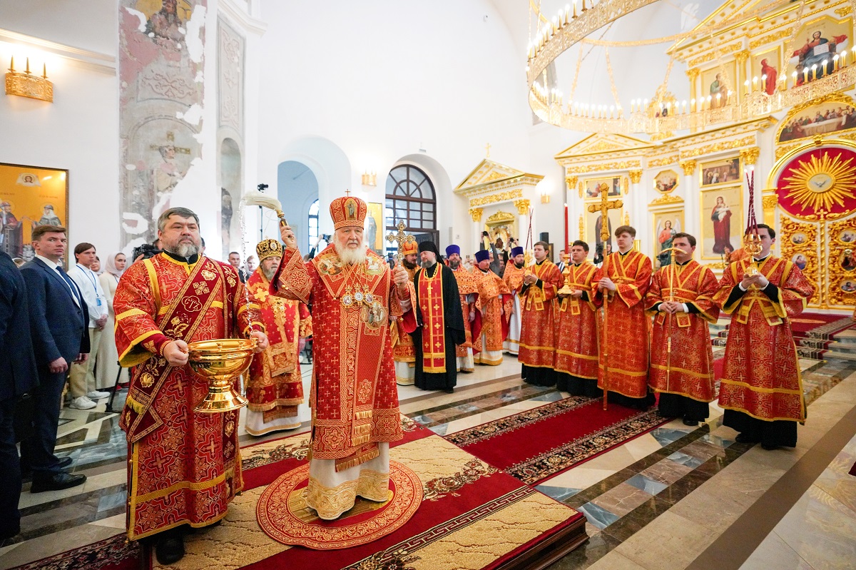Патриарх Кирилл освятил собор Благовещения Пресвятой Богородицы 