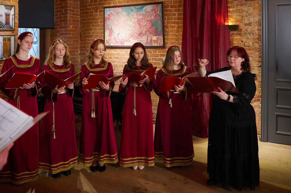 Выступление клиросного хора