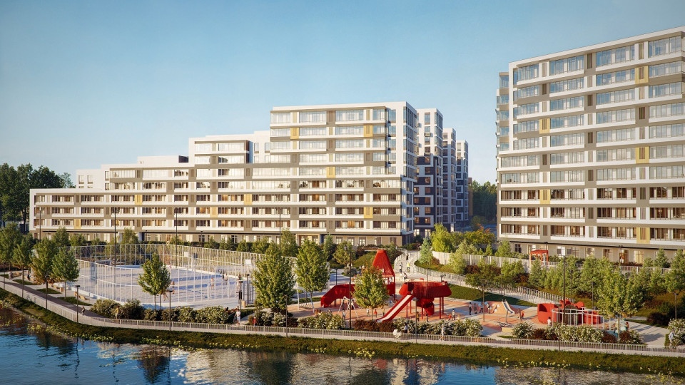 Вид на «Аристов Берег» со стороны реки