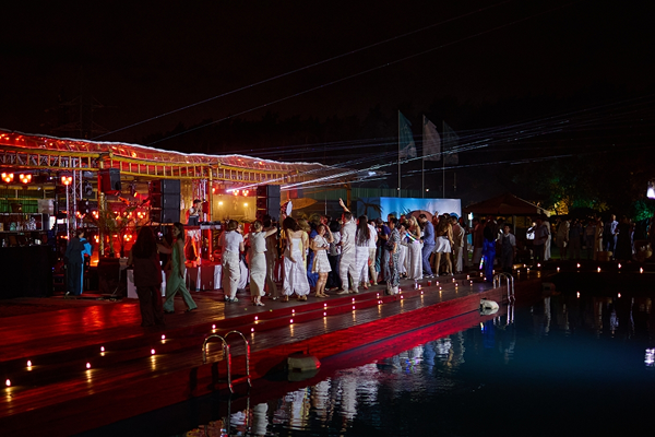 Выступление диджея Артемия Золотова