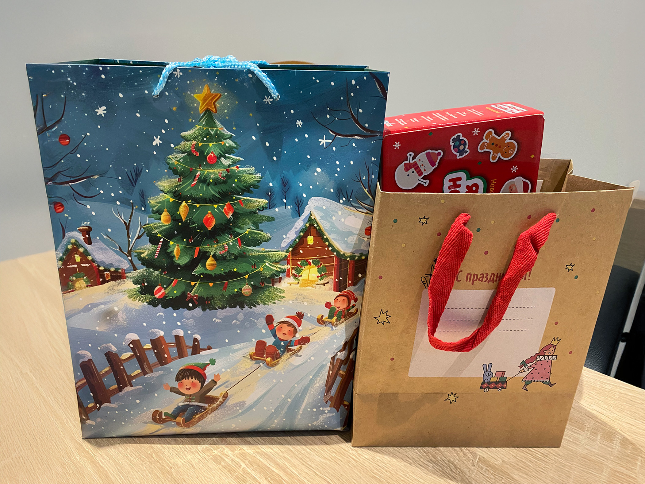 Подарки детям от агентства BARNES