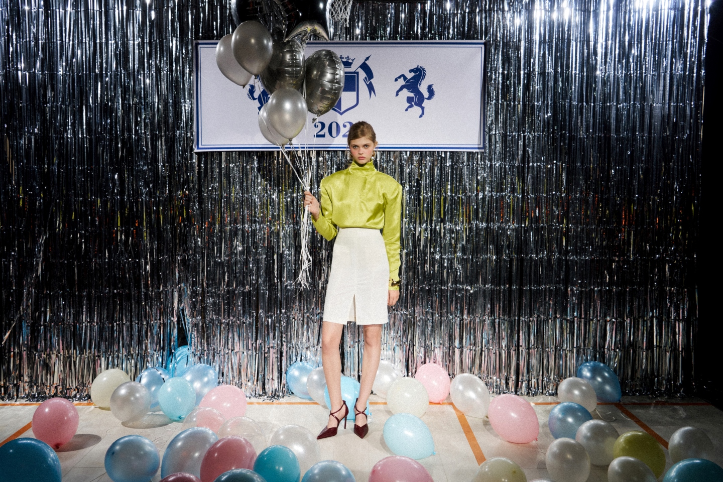 Рекламная кампания капсулы EKONIKA для выпускных